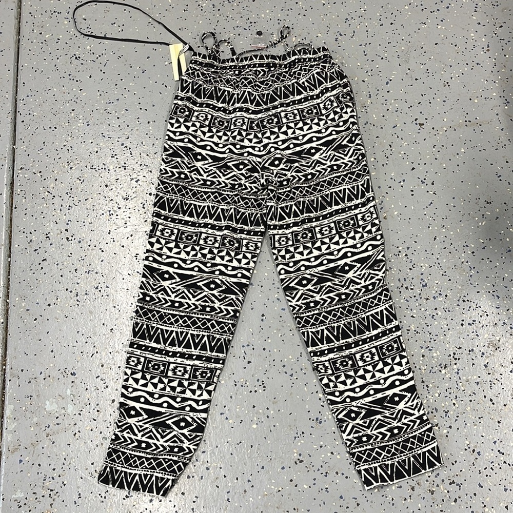 NWT Fifty Street Aztec Print Black and White Pants with Straps Large - Picture 7 of 7